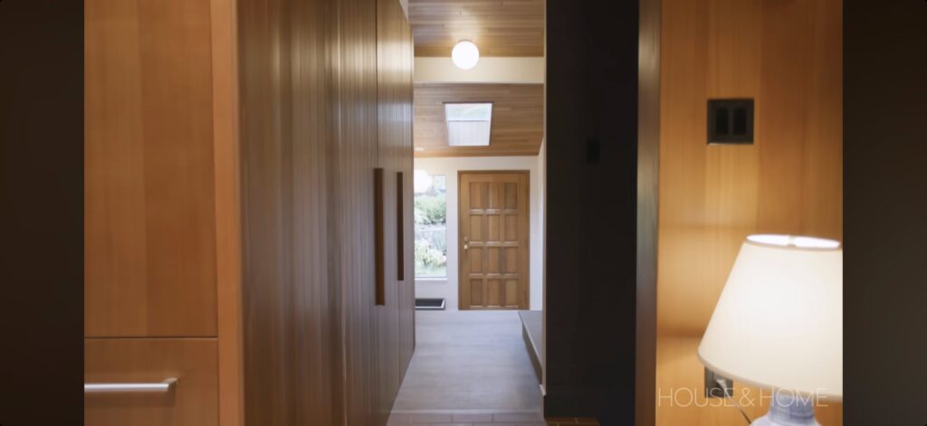 Rooms are warm, featuring natural colors and depth in light